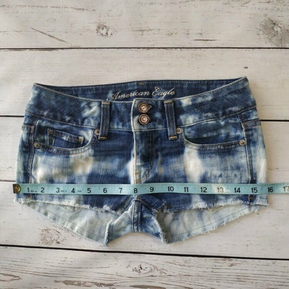American Eagle Upcycled 2 button Shorts sz 00 Reverse Tie Dye Denim Cutoff AE - Picture 6 of 7